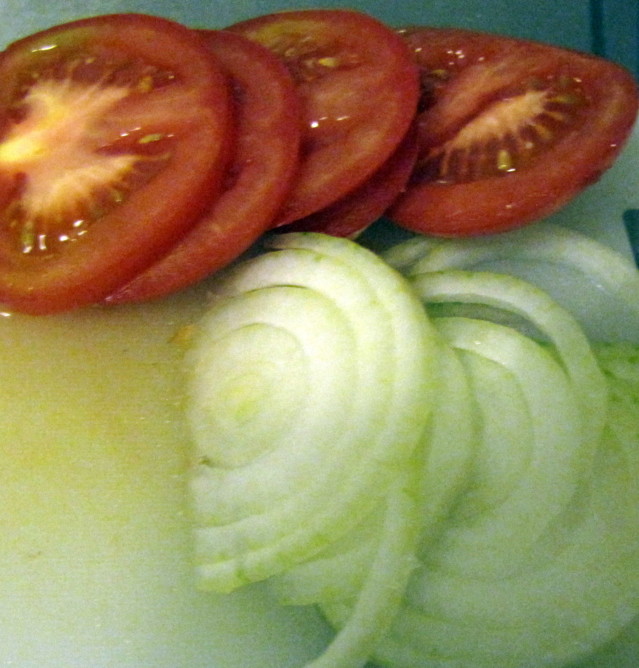 tomaatit%20ja%20sipulit-normal.jpg