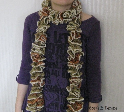 ruffle%20scarf-normal.jpg