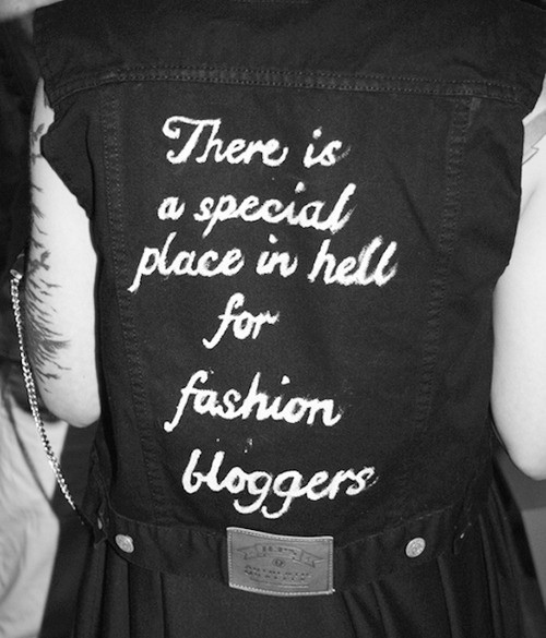 fashion%20bloggers-normal.jpg