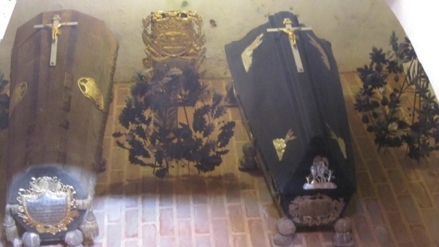 MAusoleum%20Jogeveswtessa-normal.jpg