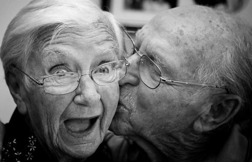 old-people-and-love.jpg