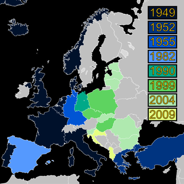 2000px-History_of_NATO_enlargement.svg.j