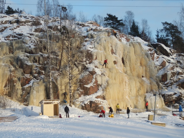 1%20Pikkukosken%20kiipeilysein%C3%A4.jpg