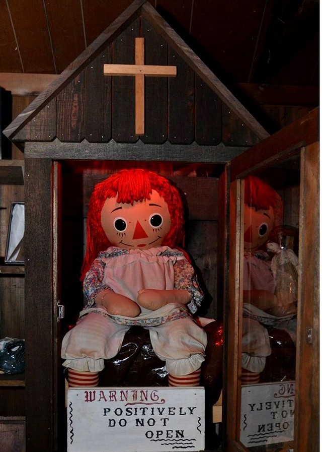real-stories-behind-annabelle-the-conjur