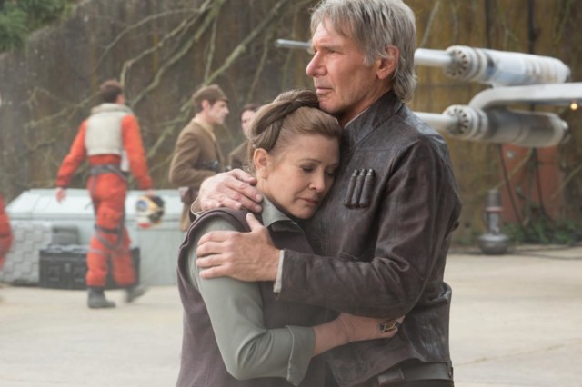 Han-Leia-Hugging-Force-Awakens.jpg