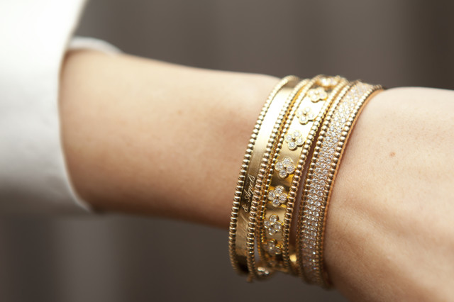 A Detailed Ysis Of The Four Factors Platinum Replica Van 3 20 E7 A7 8d 20perlee 20bracelet