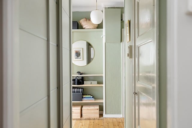 hallway-8501742_640.jpg
