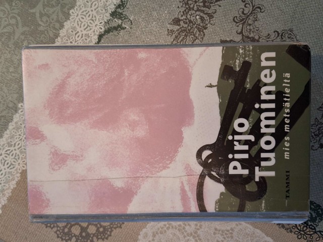 kirja%20tuominen.jpg